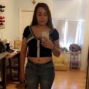 Meet your Posher, Debbie